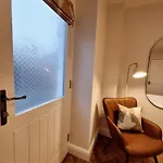 The Mews At The Coach House Pensionat