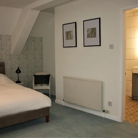 The Coach House بيت ضيافة