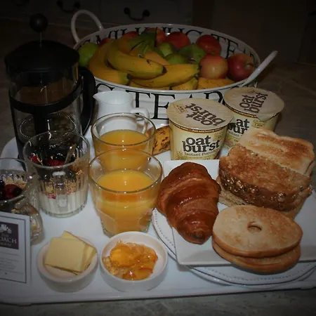 The Coach House بيت ضيافة ويندرمير