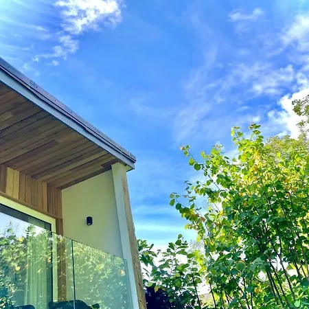 The Mews At The Coach House 4*