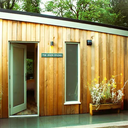 The Mews At The Coach House 윈더미어