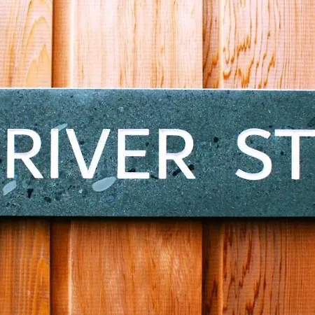 The Mews At The Coach House 게스트하우스